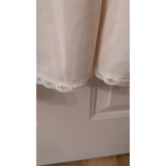 VTG Shadowline Cream/Light Yellow Long Nightgown, Satin & Lace Adjustable Straps - Picture 3 of 7